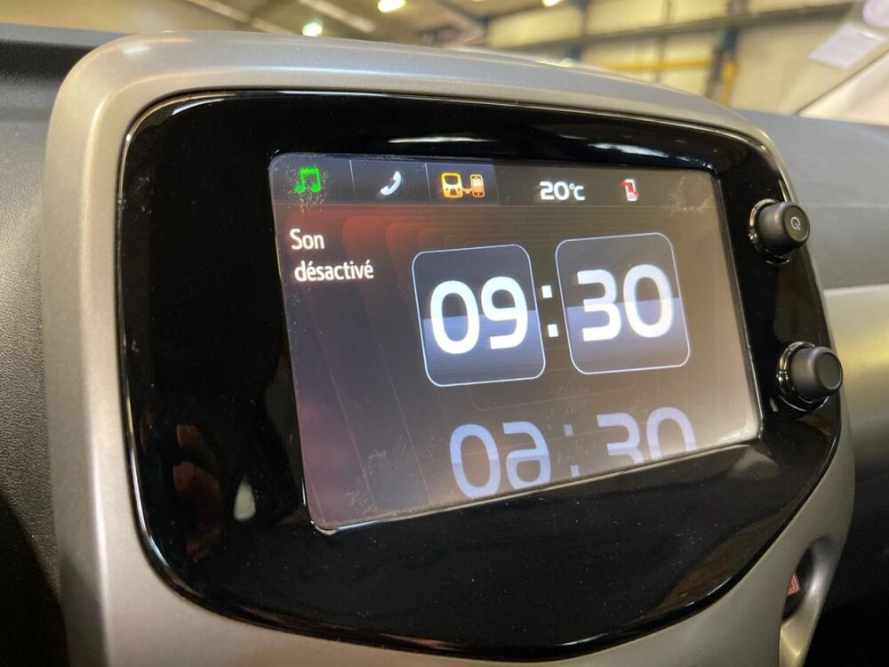 Aygo 1.0 VVT-i 69ch x-play 5p 2015 occasion 13400 Aubagne