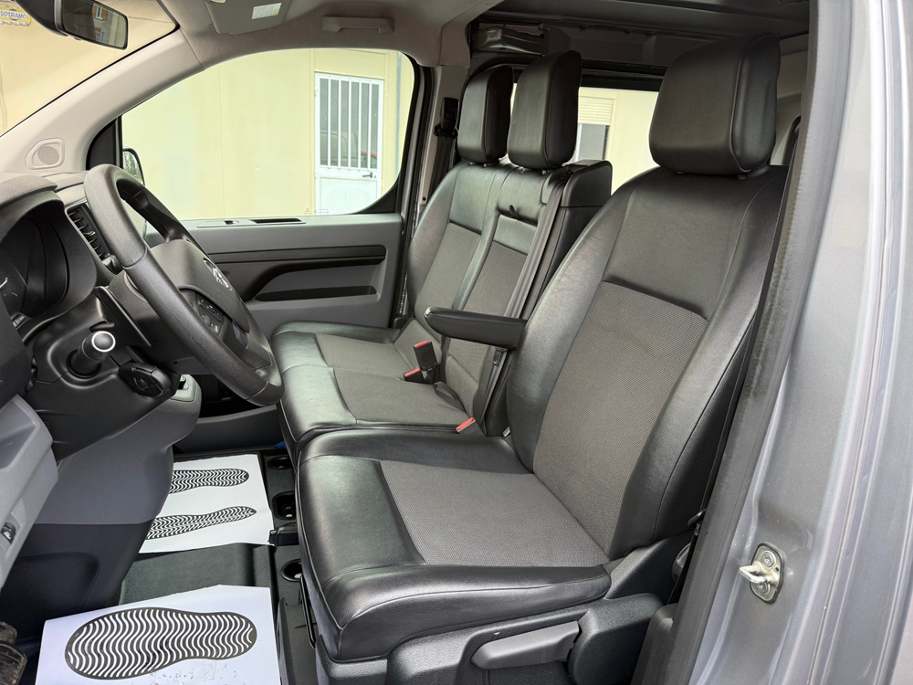 Vivaro L2 STANDARD 2.0 D 180CH CABINE APPROFONDIE FIXE PACK BUSINES 2019 occasion 70210 Montdor&eacute;