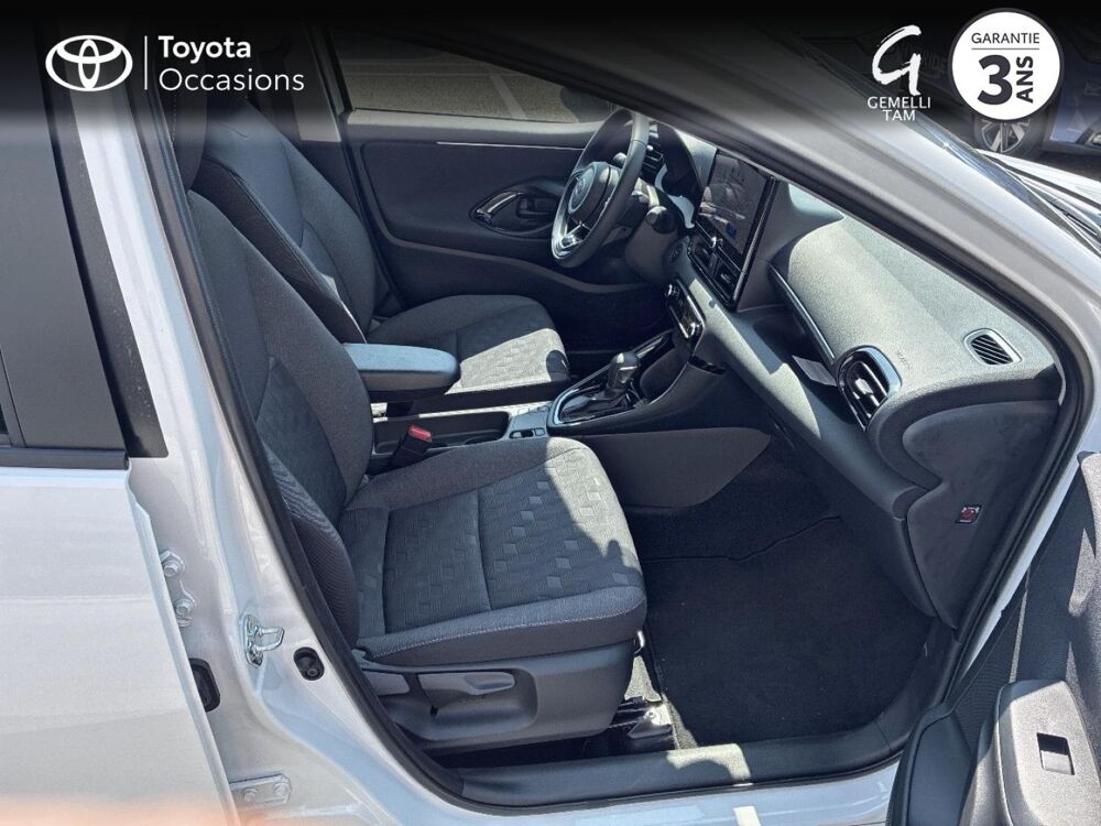 Yaris 116h Design 5p MY25 2026 occasion 26200 Mont&eacute;limar