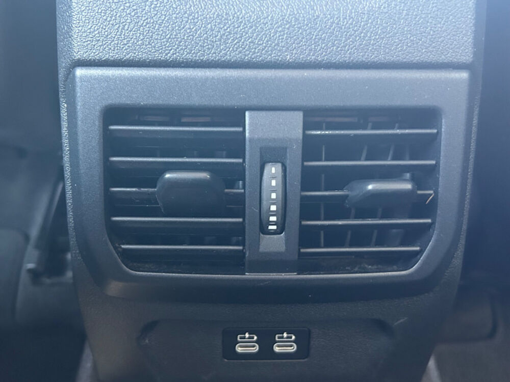 S&eacute;rie 1 (F40) 120DA XDRIVE 190CH LOUNGE 2019 occasion 38130 ECHIROLLES