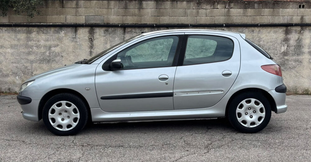 206 1.4 HDI EXECUTIVE 5P 2005 occasion 13400 AUBAGNE