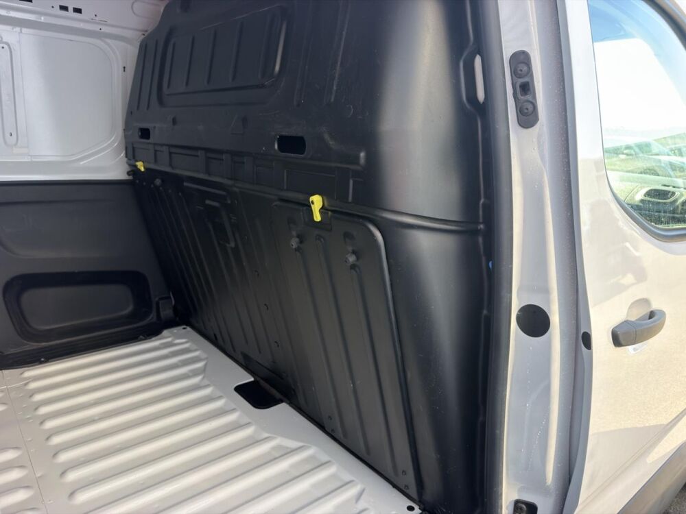 Berlingo M 800kg Electrique 136ch Batterie 50 kWh 2024 occasion 17450 Saint-Laurent-de-la-Pr&eacute;e