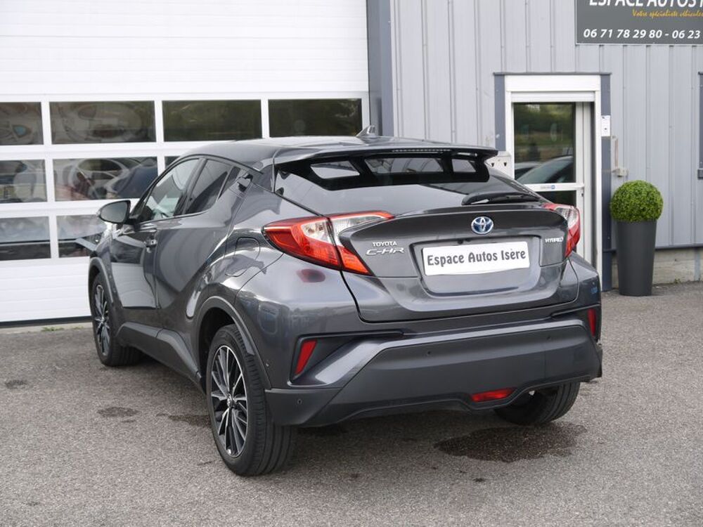 C-HR 122H DISTINCTIVE 2WD E-CVT / DISTRIBUTION A CHAINE 2017 occasion 38260 La C&ocirc;te-Saint-Andr&eacute;