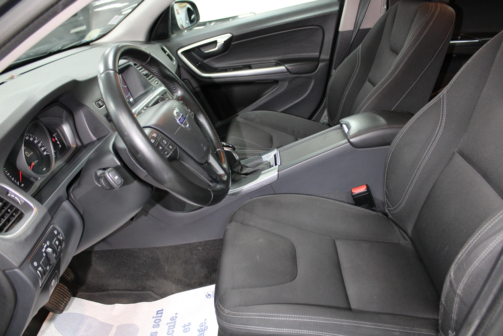 V60 D2 120CH KINETIC BUSINESS GEARTRONIC 2016 occasion 77120 Coulommiers