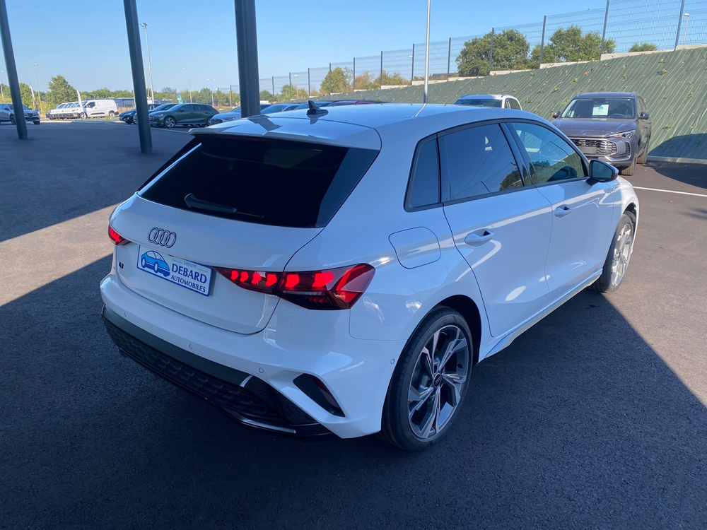 A3 1.5 TFSI 150CH HYBRIDE S LINE S TRONIC 7 2026 occasion 31670 Lab&egrave;ge