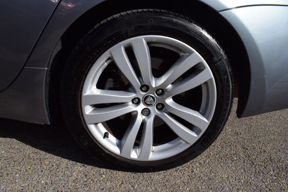 XJ 3.0D V6 LUXE PREMIUM LONG BVA6 2010 occasion 34740 Vendargues