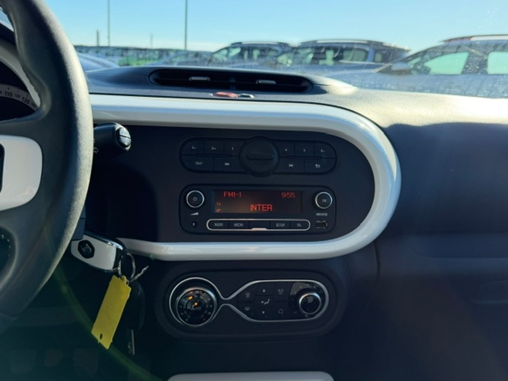 Twingo III 0.9 TCE 90CH ENERGY INTENS 2017 occasion 16400 Puymoyen