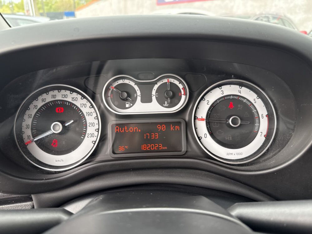 500 L 1.4 16V 95CH TREKKING LOUNGE 2015 occasion 31140 Aucamville