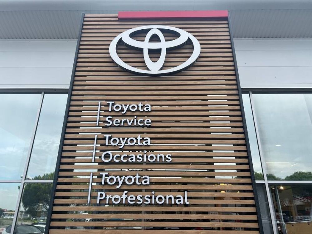 Yaris 116h Dynamic Business 5p + Programme Beyond Zero Academy MY2 2023 occasion 44600 Saint-Nazaire