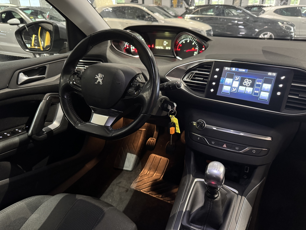 308 1.6 E-HDI 115CH 84 700 KM 2014 occasion 12000 RODEZ