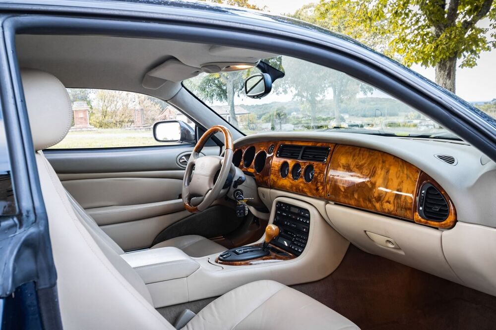 XK R 4.0 SURALIMENTE COUPE BA 2001 occasion 31340 VACQUIERS