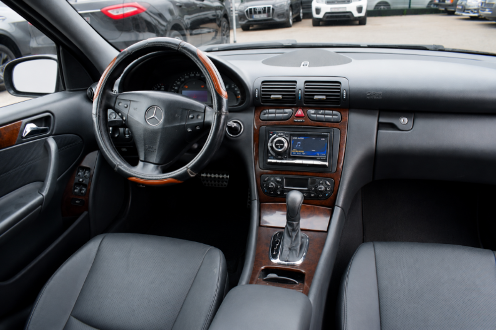 Classe C 270 CDI ELEGANCE PACK LUXE BA 2004 occasion 34740 Vendargues