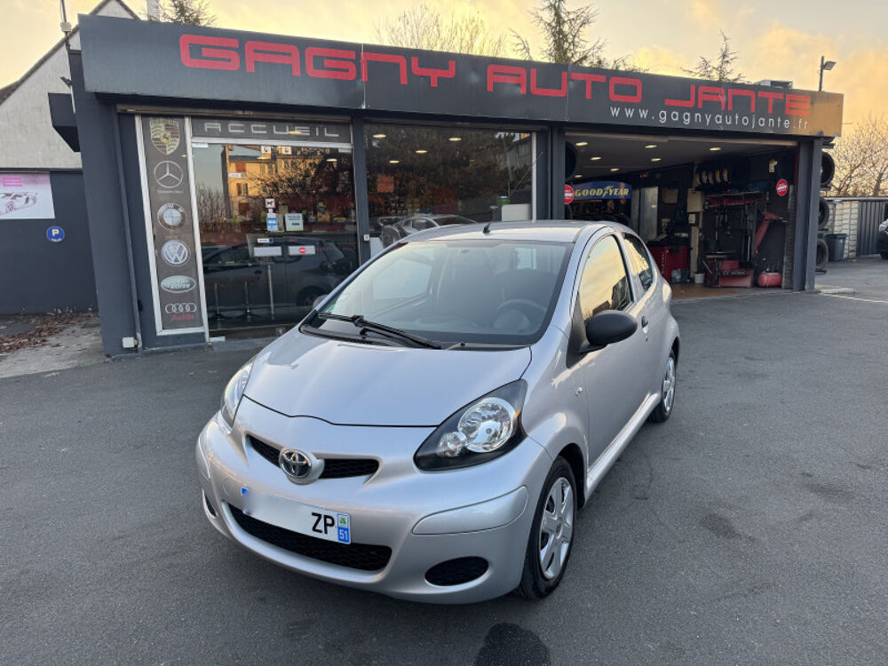 Aygo 1.0 VVT-I 68CH CONFORT 3P FAIBLE KM 2010 occasion 93220 Gagny