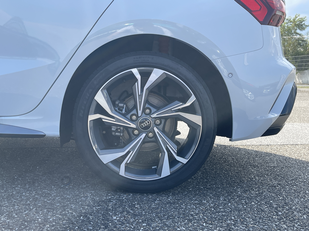 A3 1.5 TFSI 150CH HYBRIDE S LINE S TRONIC 7 2026 occasion 33700 M&eacute;rignac