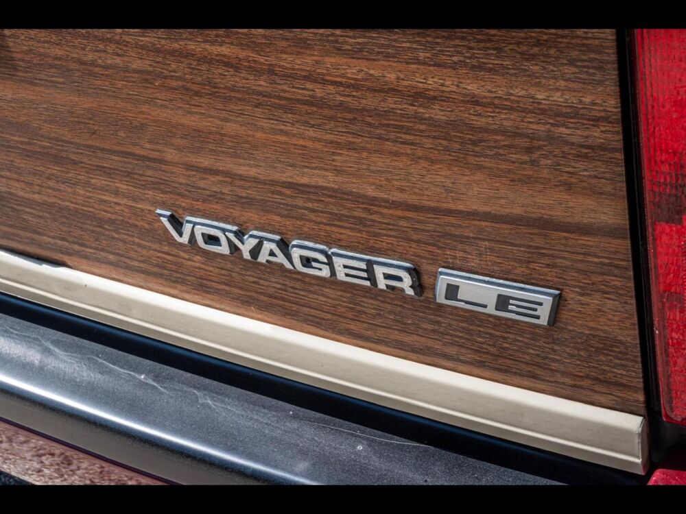 Voyager LE 1989 occasion 33320 Eysines