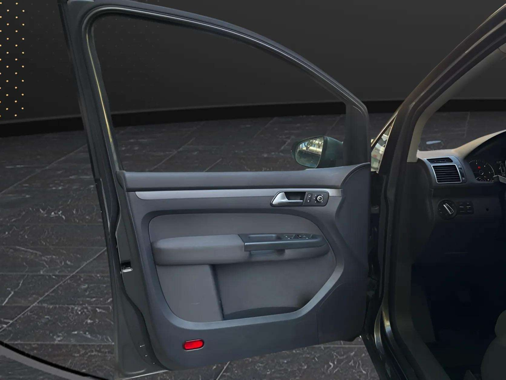 Touran 1.6 TDI 105CH BLUEMOTION TECHNOLOGY FAP CONFORTLINE BUSINESS 2014 occasion 93500 Pantin