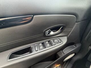 Grand Sc&eacute;nic III 1.6 DCI 130CH ENERGY BOSE ECO&sup2; 7 PLACES 2014 occasion 31140 Aucamville