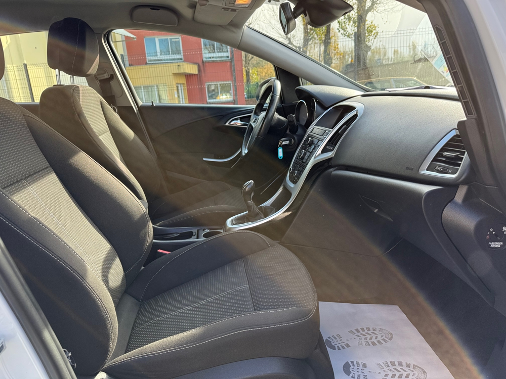 Astra 1.6 TURBO SPORT/ CRITAIR 2 / DISTRIBUTION VIDANGE PNEUS AV 2011 occasion 38340 Voreppe