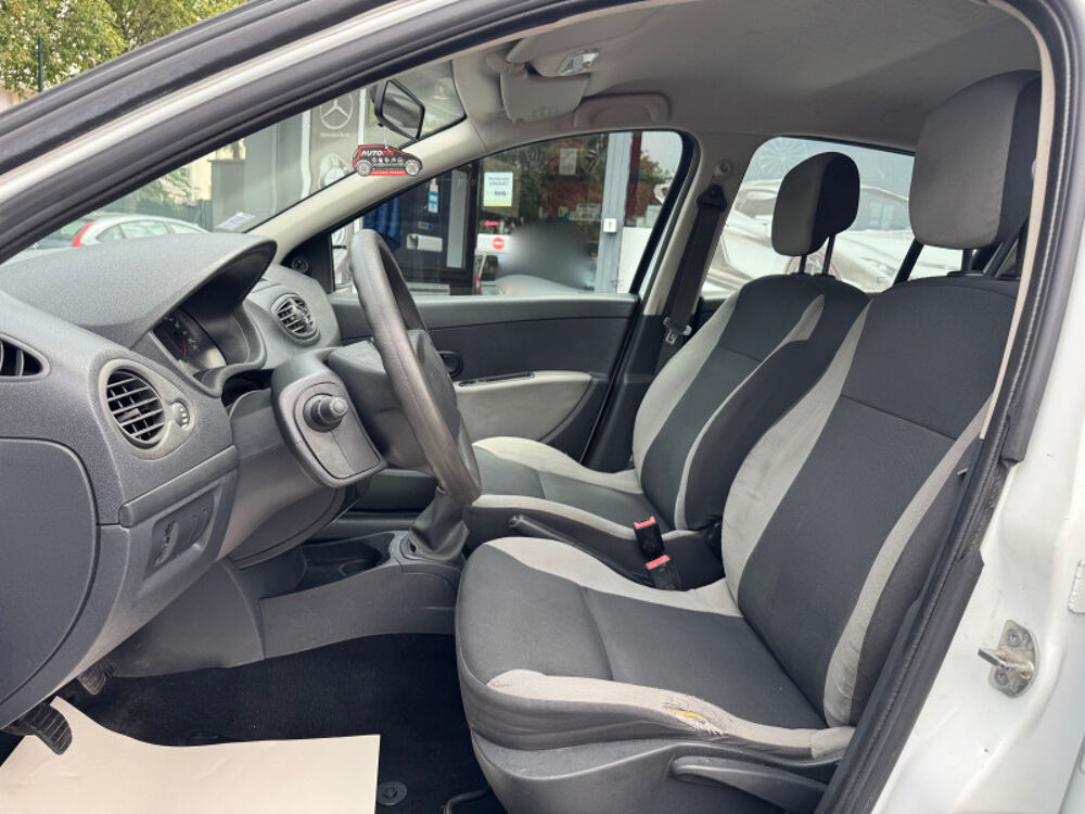 Clio III 1.5 DCI 75CH EXPRESSION CLIM ECO&sup2; 5P 2010 occasion 93220 Gagny