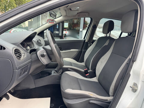 Clio III 1.5 DCI 75CH EXPRESSION CLIM ECO&sup2; 5P 2010 occasion 93220 Gagny