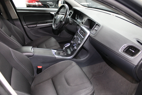 V60 D2 120CH KINETIC BUSINESS GEARTRONIC 2016 occasion 77120 Coulommiers