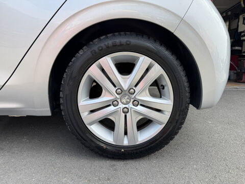 208 1.2 PURETECH 82CH STYLE 5P 2018 occasion 93220 Gagny