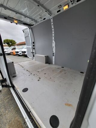 Master F3500 L2H2 2.3 BLUE DCI 135CH CONFORT EURO6E PORTE VITRE CHE 2023 occasion 33700 M&eacute;rignac