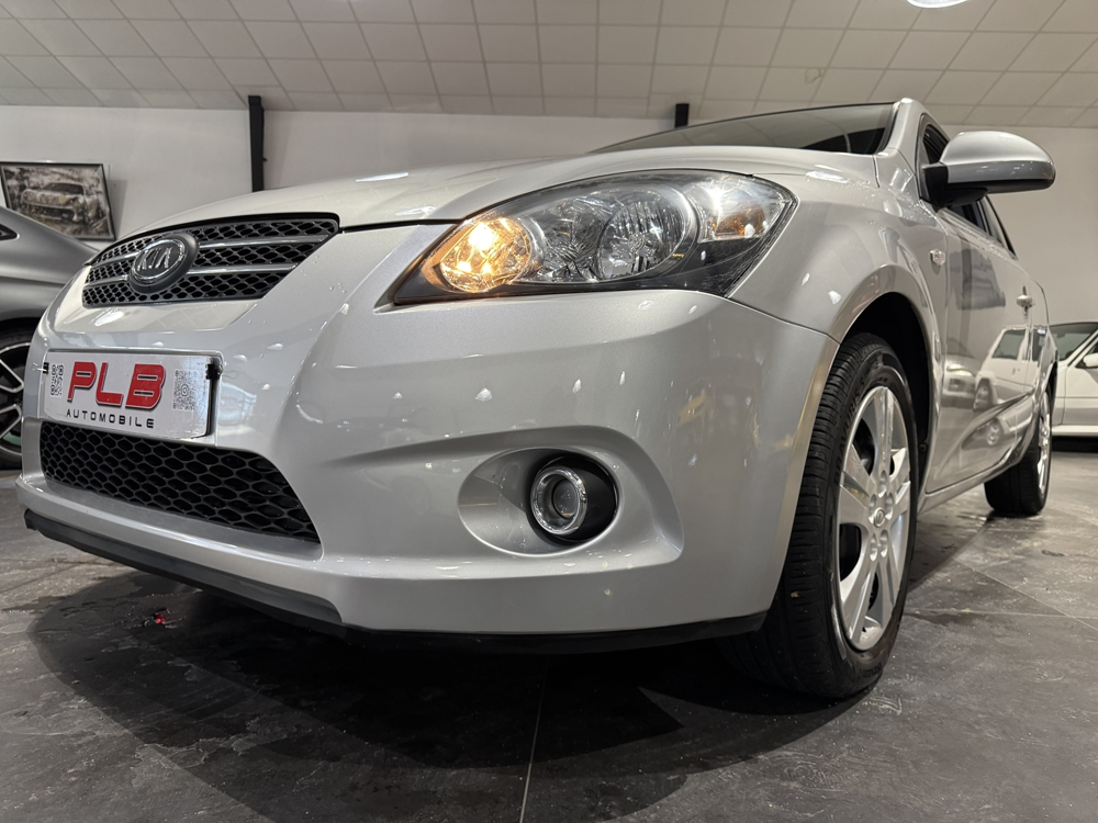 Ceed 1.6 CRDI90 1ERE MAIN PLB AUTO 2009 occasion 12000 RODEZ
