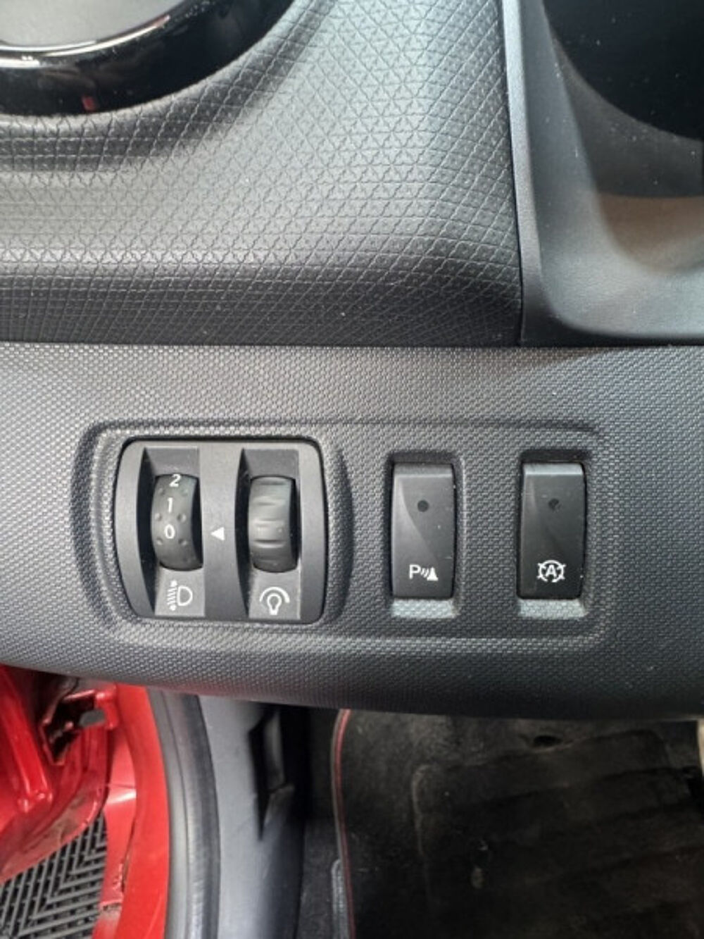 Clio IV 1.5 DCI 90CH BUSINESS ECO&sup2; 90G 2015 occasion 57185 CLOUANGE