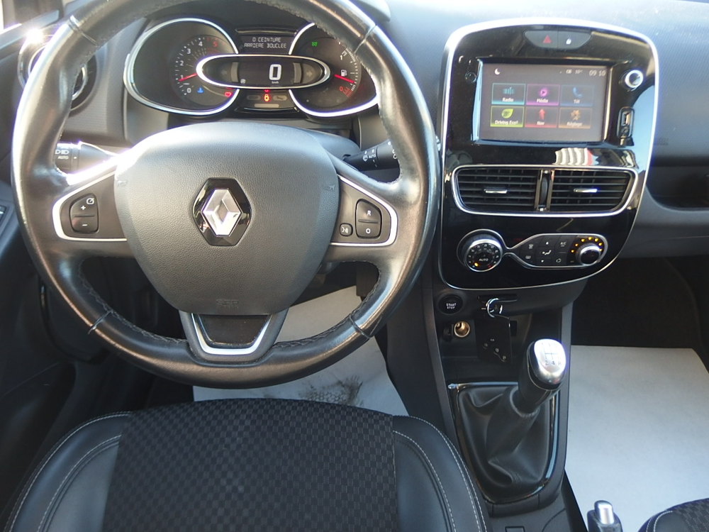 Clio IV 1.5 DCI 90CH ENERGY INTENS 5P 2017 occasion 10600 Savi&egrave;res