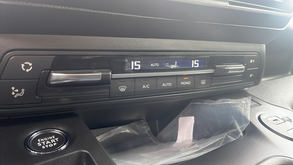Combo VP TAILLE M - 1.5 BLUEHDI 100CH S&S ELEGANCE 5 PLACES 2025 occasion 81000 Albi