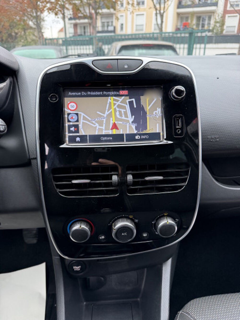 Clio IV 0.9 TCE 90CH ENERGY ZEN ECO&sup2; 2015 occasion 93220 Gagny