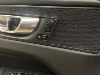 XC60 T6 AWD 350 Plus Style Dark Geartronic 2024 occasion 91200 Athis-Mons