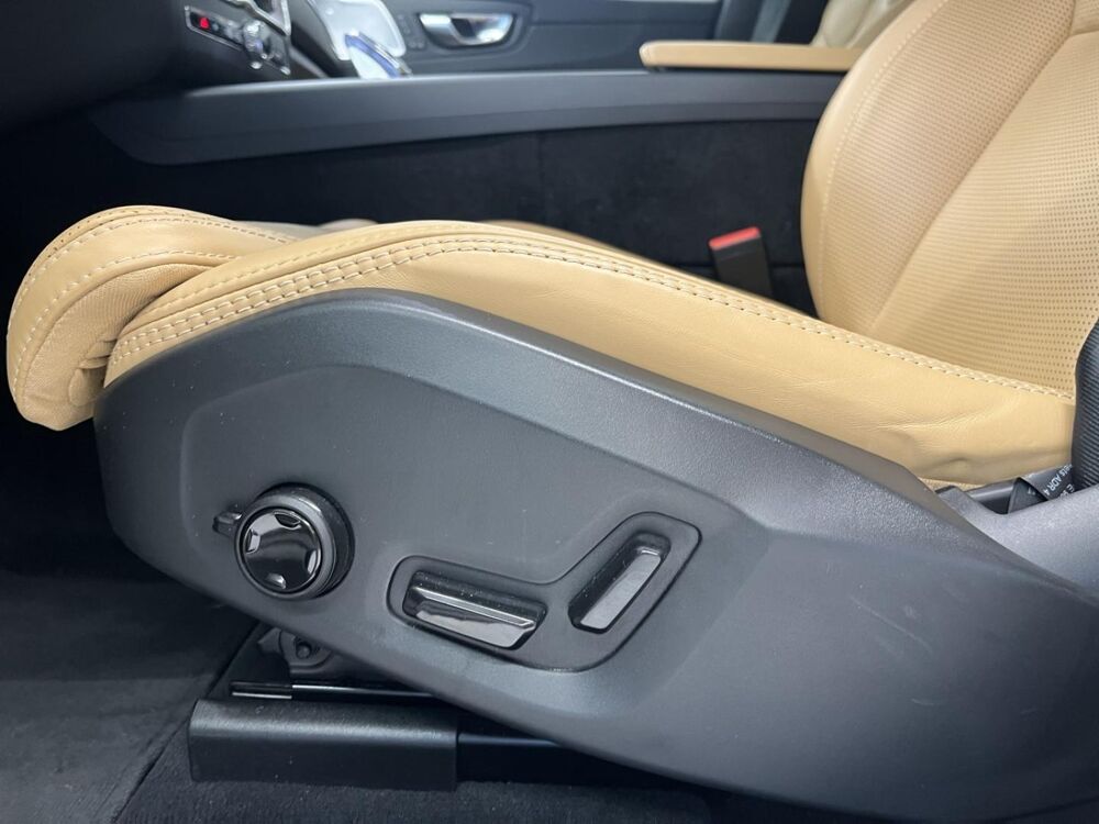 XC60 T6 Hybride Rechargeable 350 Ultra Style Dark Geartronic 8 AW 2024 occasion 91200 Athis-Mons