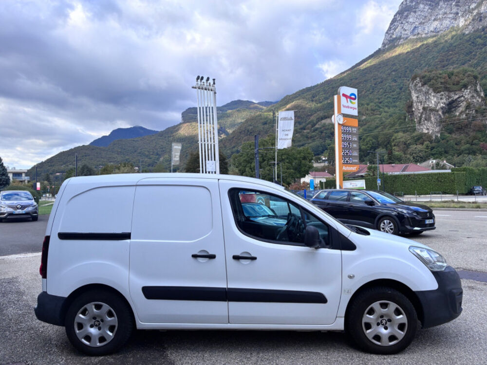 Partner STANDARD 1.6 BLUEHDI 100CH S&S PREMIUM / SUIVI COMPLET PEUGE 2016 occasion 38130 ECHIROLLES
