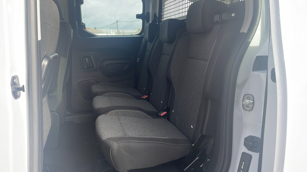 Combo VP TAILLE M - 1.5 BLUEHDI 100CH S&S ELEGANCE 5 PLACES 2025 occasion 81000 Albi