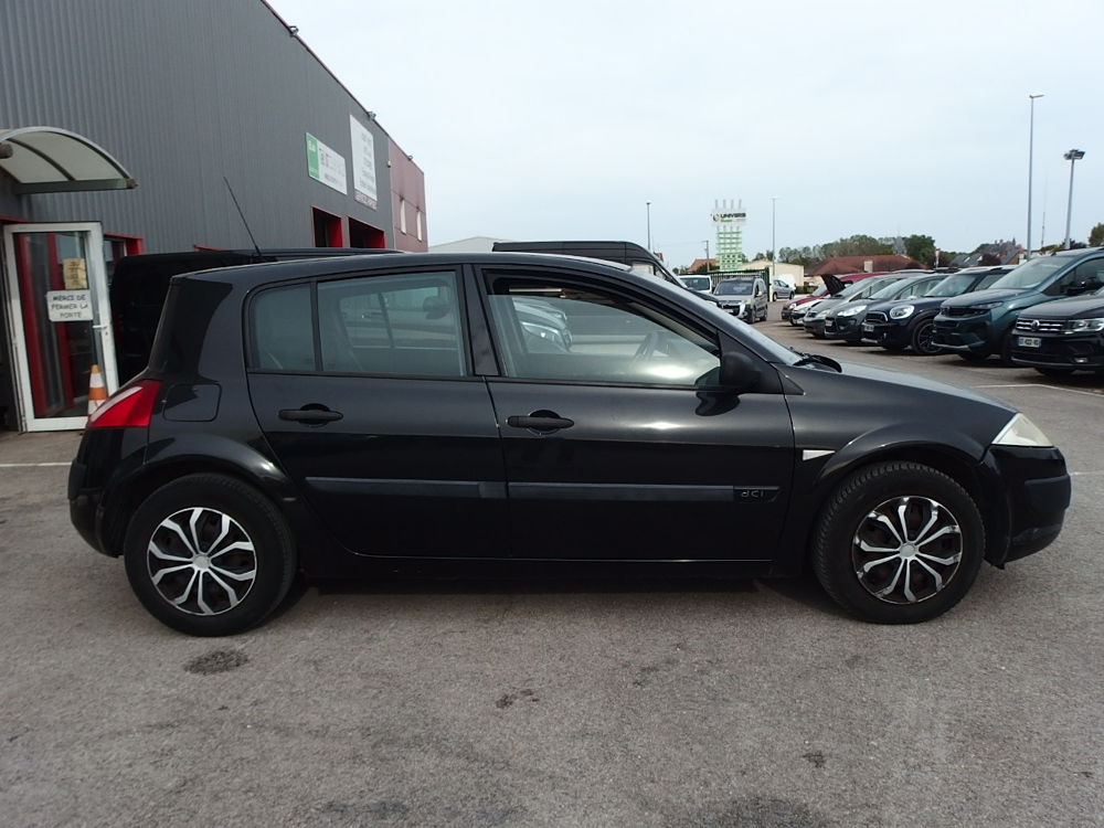 M&eacute;gane II 1.5 DCI 80CH AUTHENTIQUE 2004 occasion 10600 Savi&egrave;res