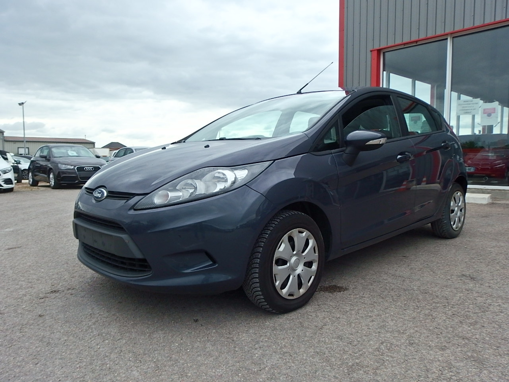 Fiesta 1.4 TDCI 70CH FAP AMBIENTE 5P 2011 occasion 10600 Savi&egrave;res