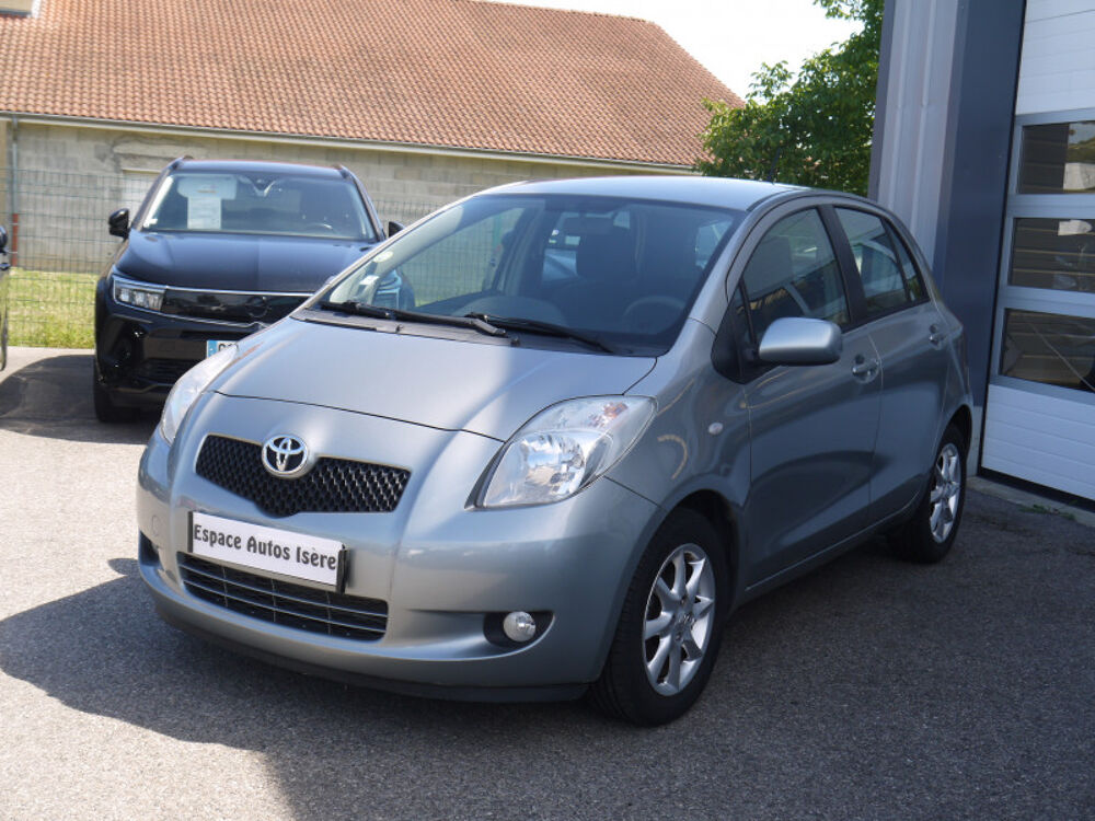 Yaris 87 VVT-I NAVIMEDIA 5P / CHAINE DE DISTRIBUTION 2008 occasion 38260 La C&ocirc;te-Saint-Andr&eacute;