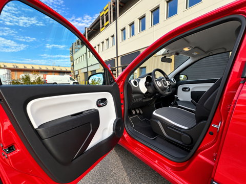 Twingo III 1.0 SCE 70CH ZEN ECO&sup2; / PREMI&Egrave;RE MAIN / 49 000 KMS / FULL EN 2017 occasion 94260 Fresnes
