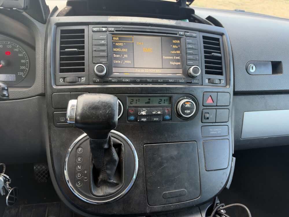 MULTIVAN 2.5 TDI 130CH CARAT TIPTRONIC 2004 occasion 83120 Sainte-Maxime