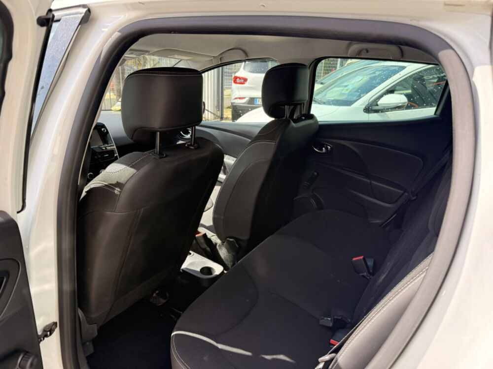 Clio IV 1.5 DCI 90CH ENERGY LIMITED EURO6 82G 2015 2015 occasion 38920 Crolles