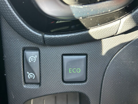 Clio IV 1.2 TCE 120CH ENERGY LIMITED EDC EURO6 2015 2015 occasion 38130 ECHIROLLES