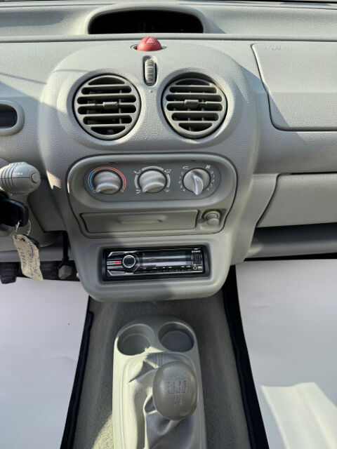 Twingo 1.2 16V 75CH EXPRESSION TOIT OUVRANT PANORAMIQUE 2001 occasion 93220 Gagny