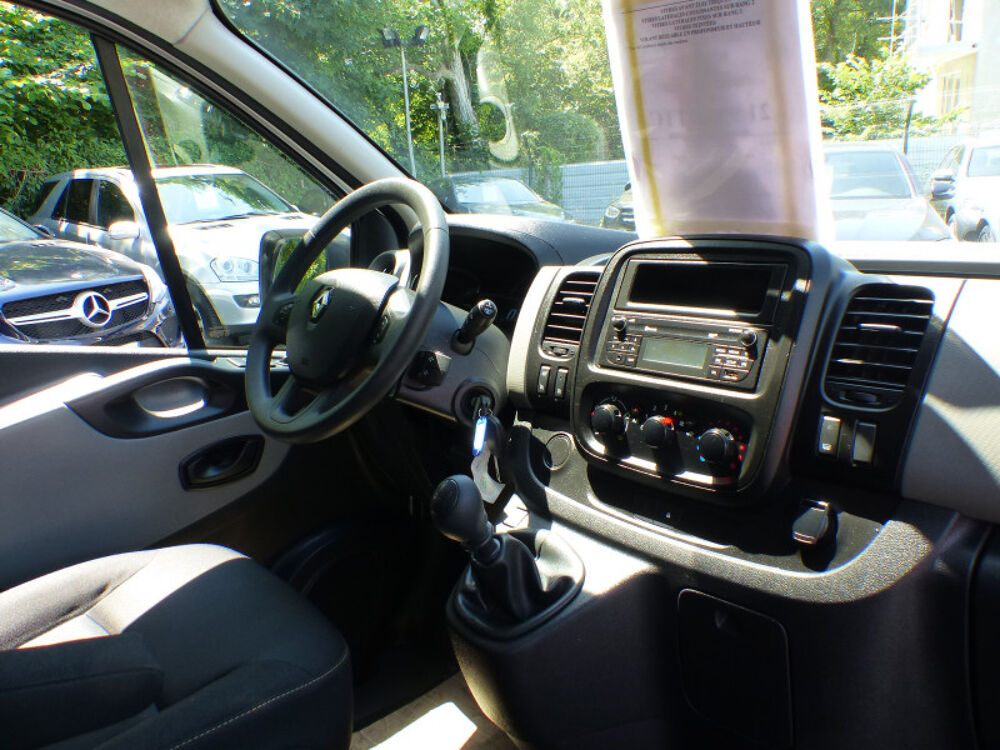 Trafic L1 1.6 DCI 125CH ENERGY LIFE 9 PLACES 2018 occasion 77144 Mont&eacute;vrain