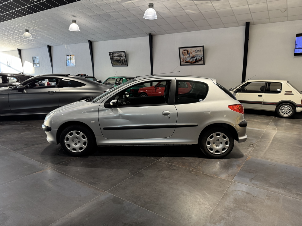 206 1.4 HDI 67000 KM PREMIERE MAIN 2004 occasion 12000 RODEZ