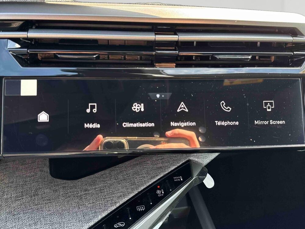 3008 1.2 Hybrid 145ch Allure e-DCS6 / Pack Panoramic Navigation 2026 occasion 28500 Vernouillet