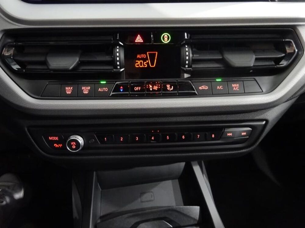 S&eacute;rie 1 118dA 150ch Business Design 8cv 2021 occasion 26000 Valence