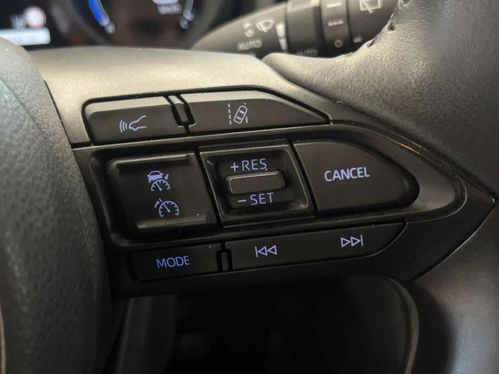 Yaris Cross 116h Design MY22 2022 occasion 13400 Aubagne