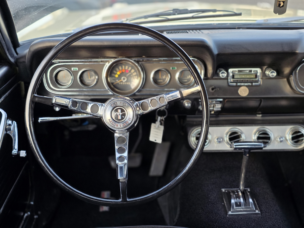 Mustang V8 1966 occasion 70210 Montdor&eacute;
